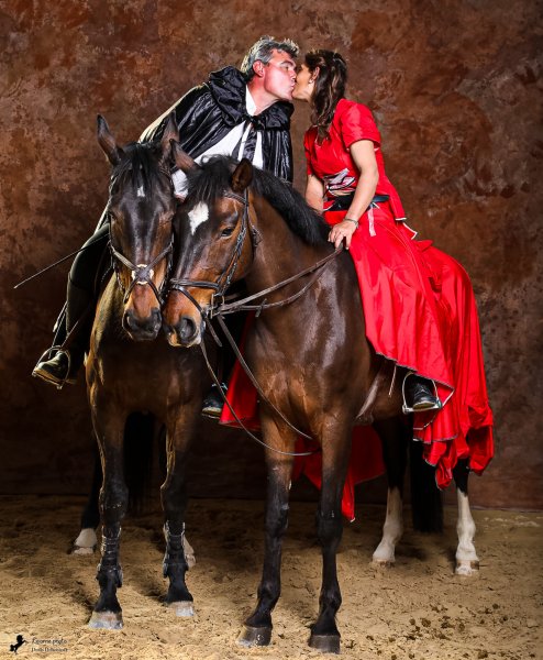 Double bisous à cheval